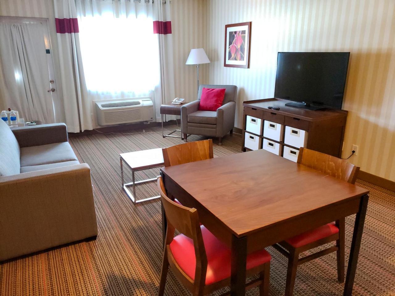 Prestige Prince George Lodge Екстериор снимка